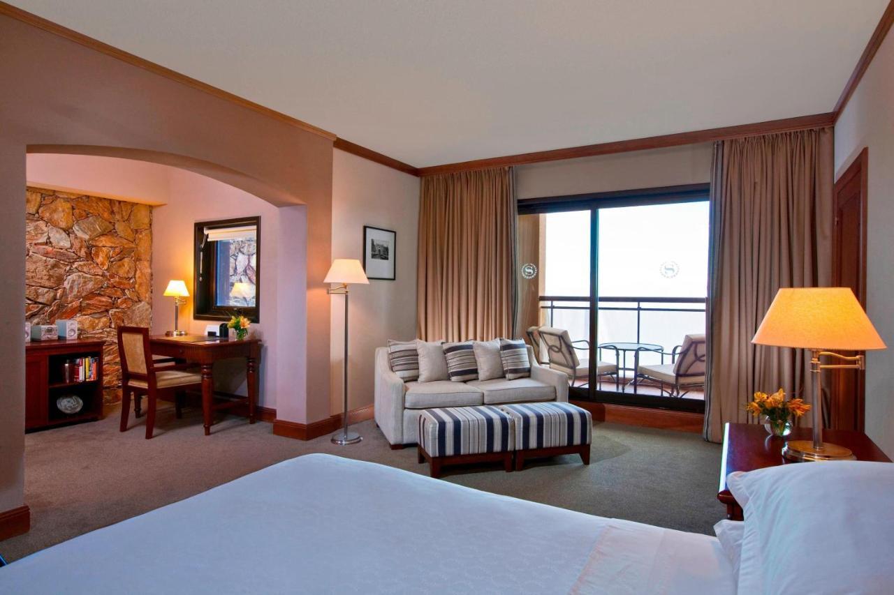 Sheraton Colonia Golf & Spa Resort Colonia Del Sacramento Exterior foto A room at the hotel