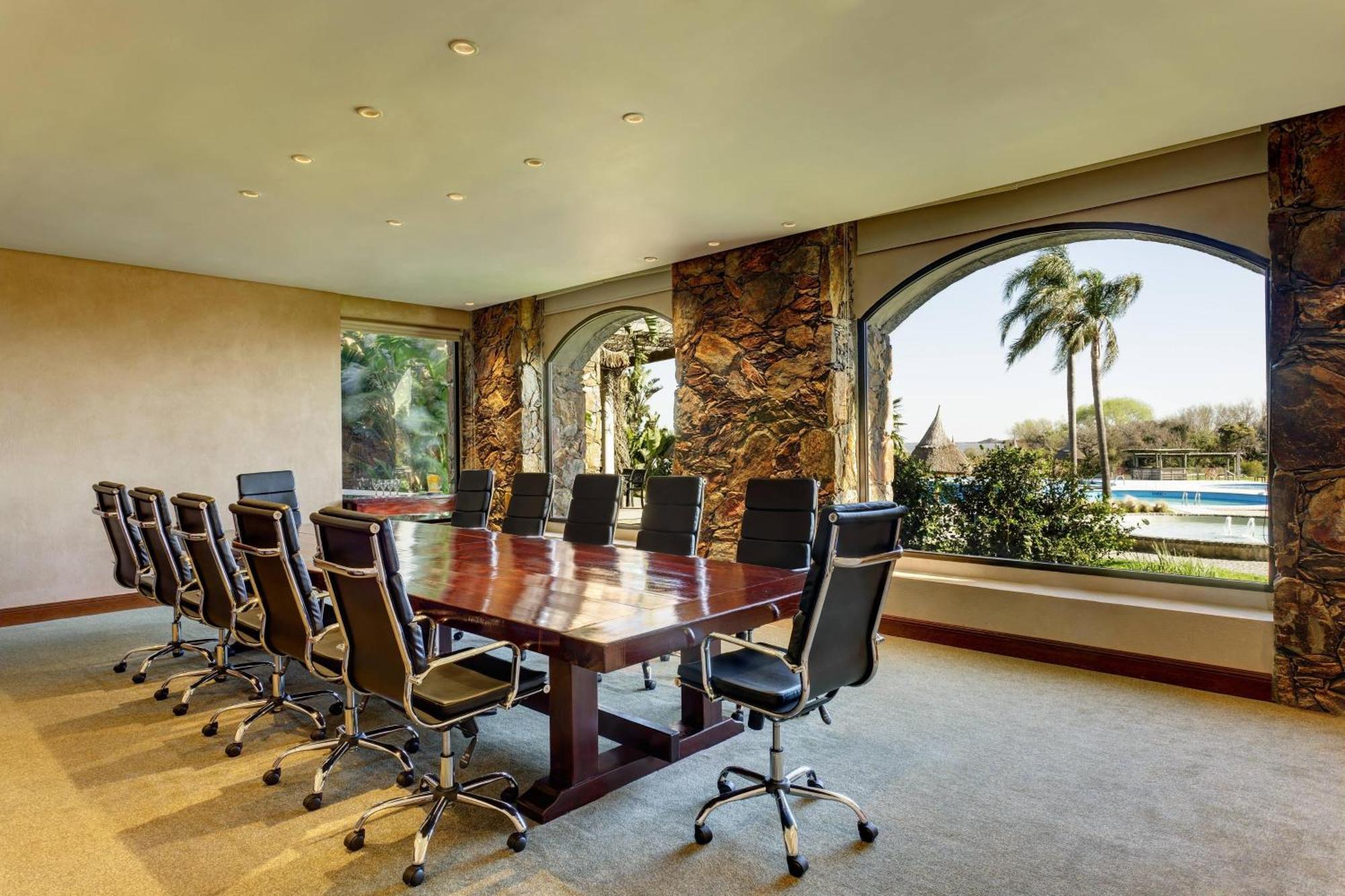 Sheraton Colonia Golf & Spa Resort Colonia Del Sacramento Exterior foto Boardroom at the Arizona Inn