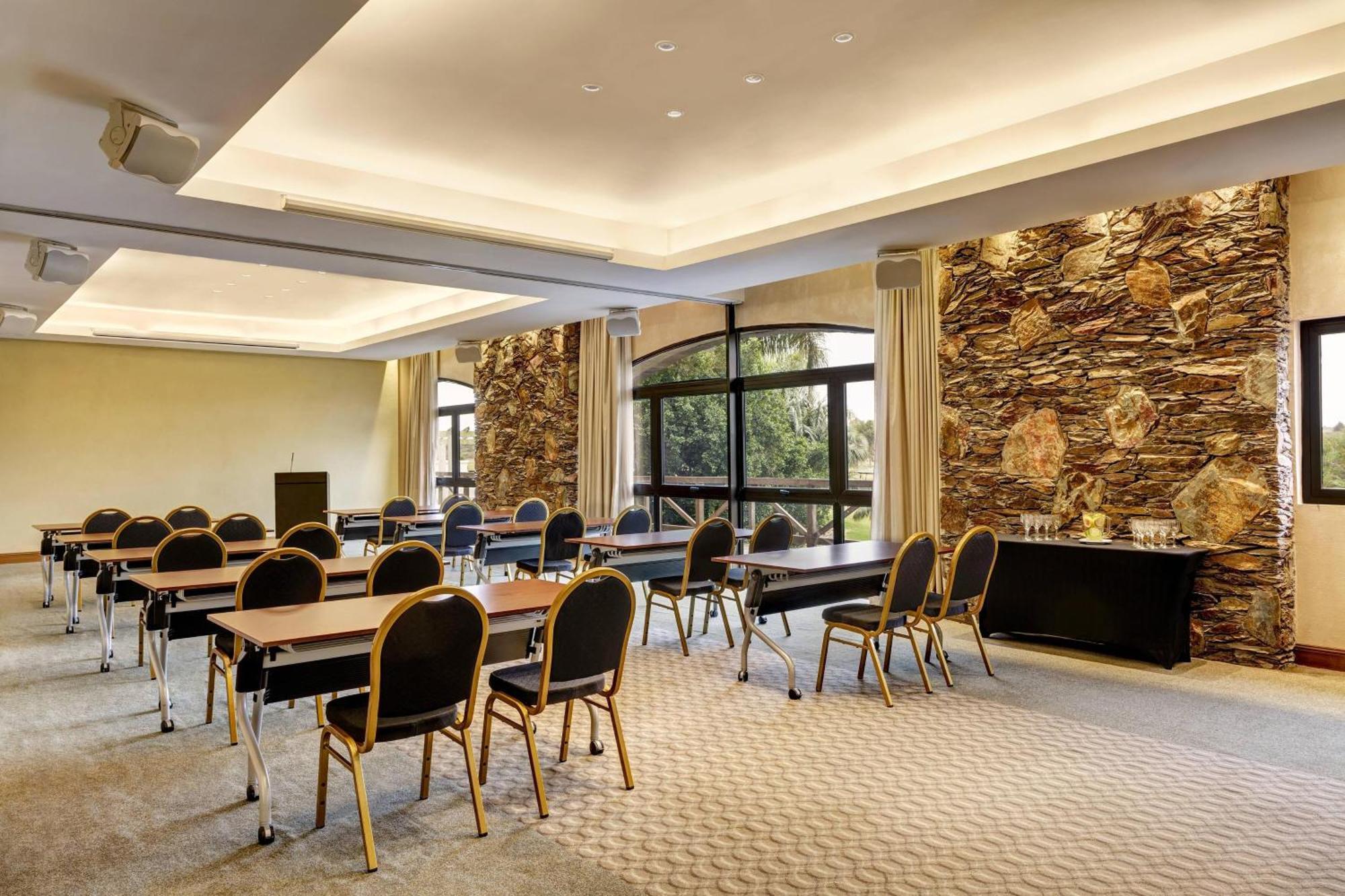 Sheraton Colonia Golf & Spa Resort Colonia Del Sacramento Exterior foto Meeting room