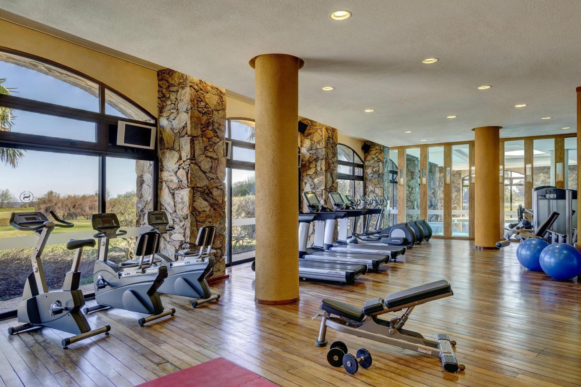 Sheraton Colonia Golf & Spa Resort Colonia Del Sacramento Exterior foto The gym at the hotel