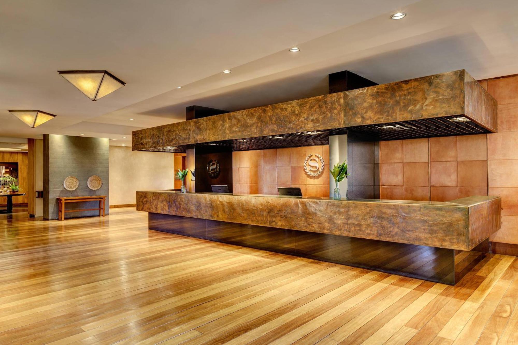 Sheraton Colonia Golf & Spa Resort Colonia Del Sacramento Exterior foto The lobby of the hotel