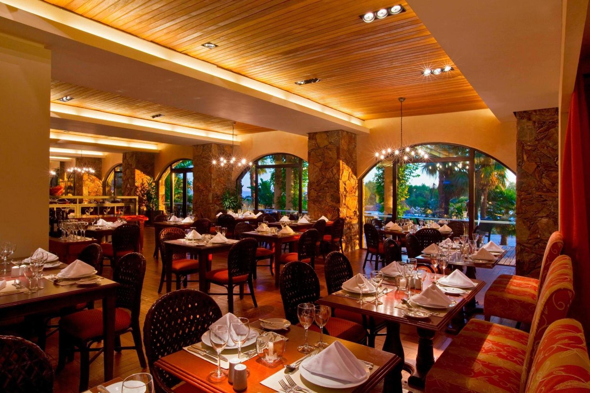 Sheraton Colonia Golf & Spa Resort Colonia Del Sacramento Exterior foto The restaurant