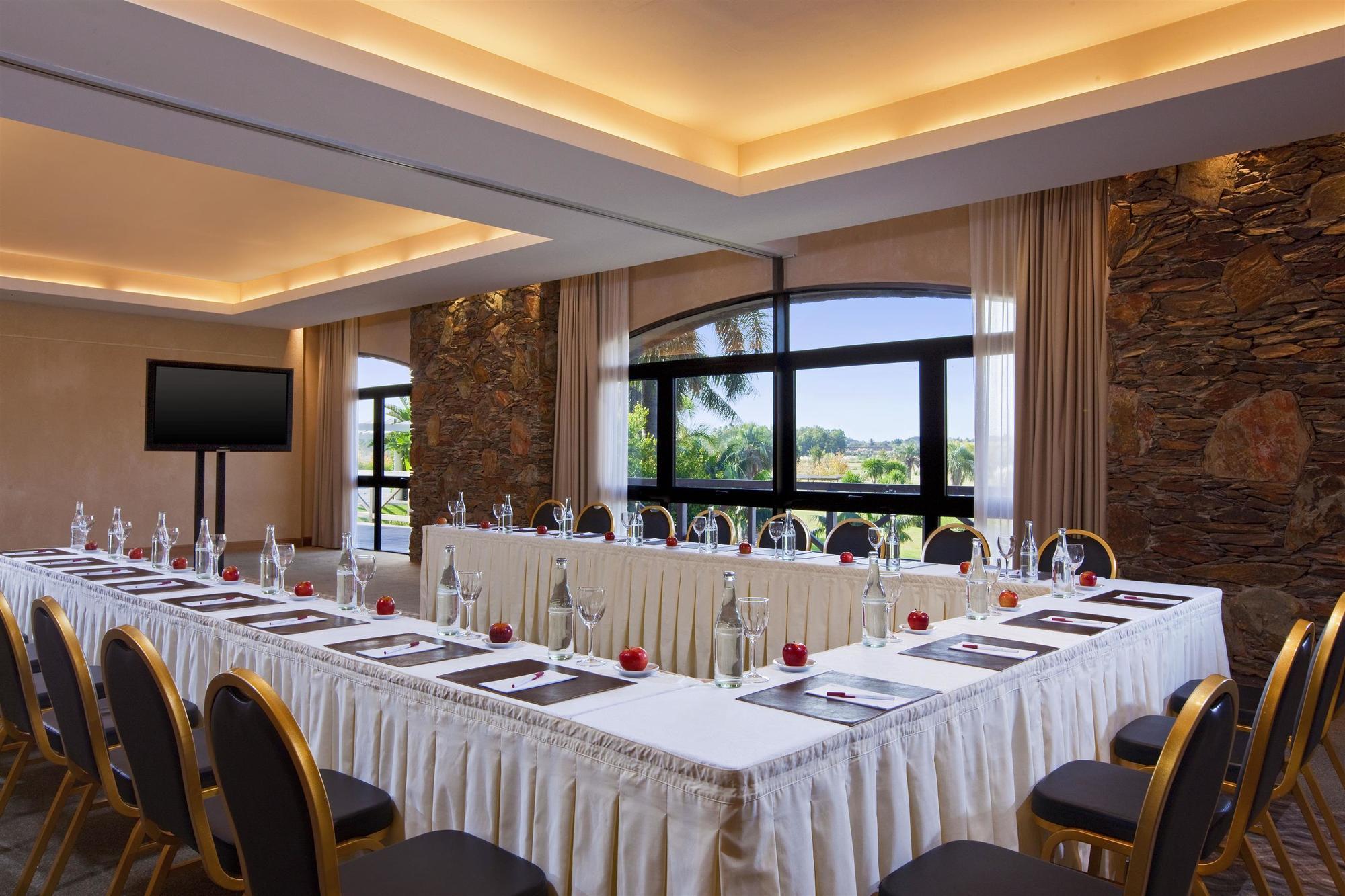 Sheraton Colonia Golf & Spa Resort Colonia Del Sacramento Exterior foto Meeting room